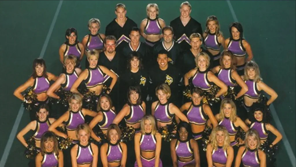 Minnesota Vikings cheer team